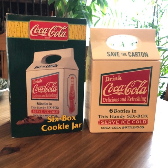 Coca Cola cookie jar/or ice container. 😊 - Picture 2 of 10